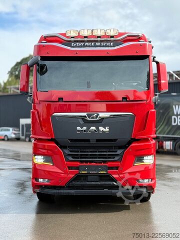 Holztransporter LKW MAN TGX 33.510 BL CH 6X4 mit TajfunLIV 150Z96,MIETE?