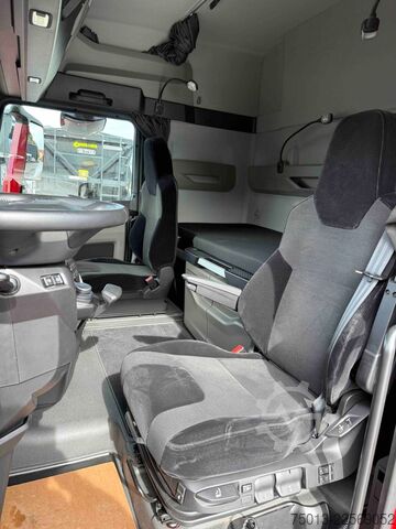 Holztransporter LKW MAN TGX 33.510 BL CH 6X4 mit TajfunLIV 150Z96,MIETE?