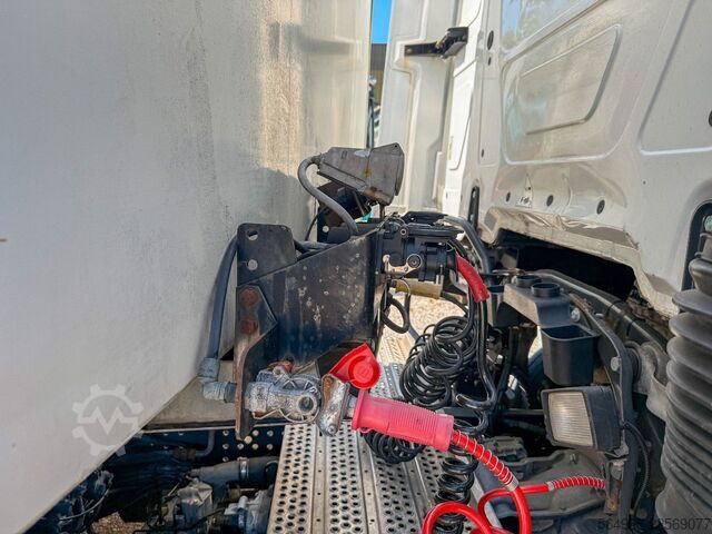Box semitrailer KÖGEL SVKA10 1-Achs Ladebordwand