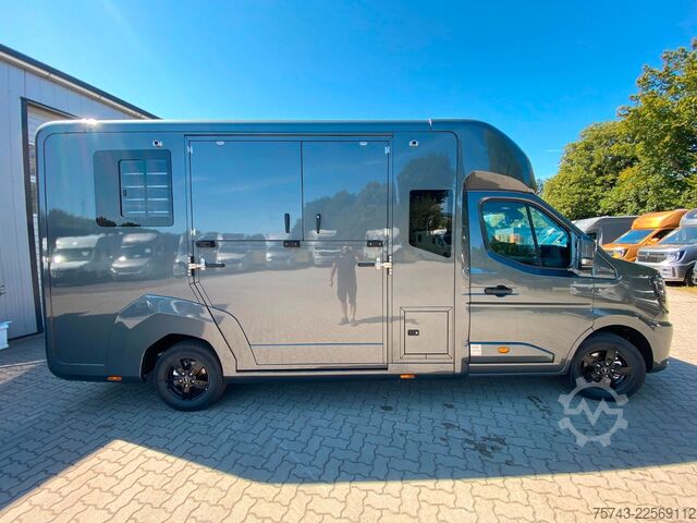 Viehtransporter RENAULT Master STX 5 Sitzer Haras ex. Lang Automatik