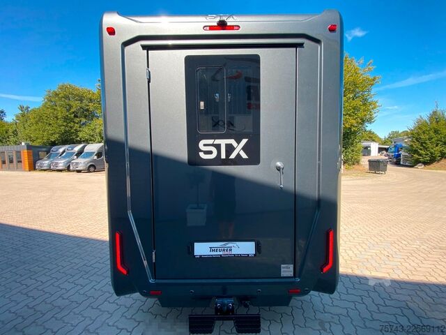 Viehtransporter RENAULT Master STX 5 Sitzer Haras ex. Lang Automatik