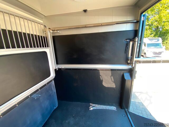 Viehtransporter RENAULT Master STX 5 Sitzer Haras ex. Lang Automatik