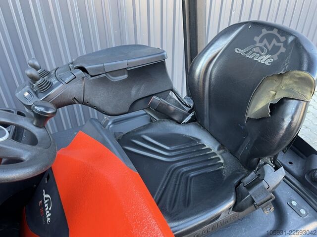 Electric 3-wheel forklift Linde E16C-02