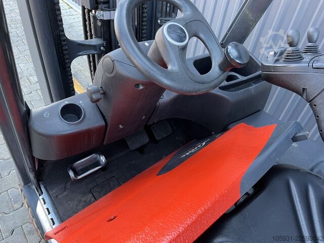 Electric 3-wheel forklift Linde E16C-02