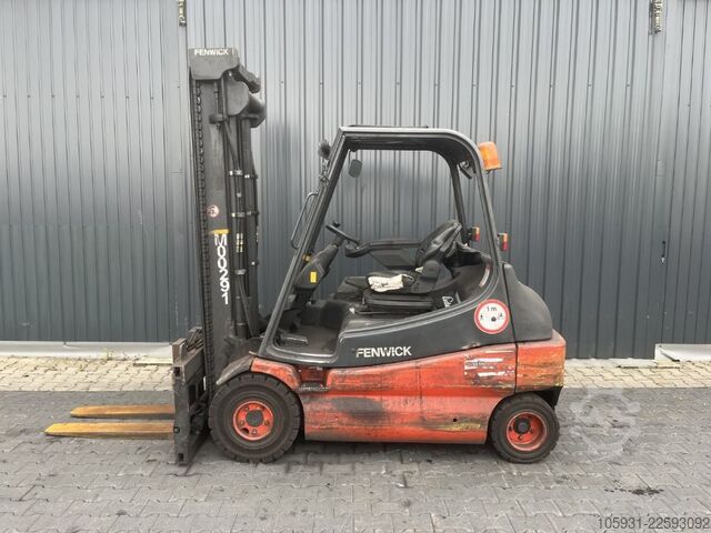 Elektro 4 Rad-Stapler Linde E30-03