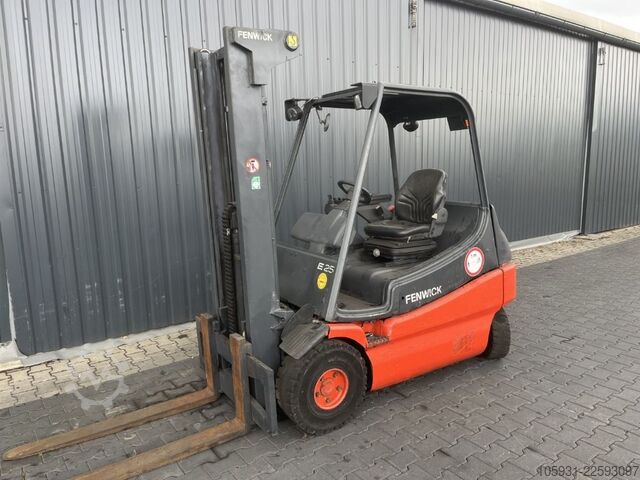 Elektro 4 Rad-Stapler Linde E25-02