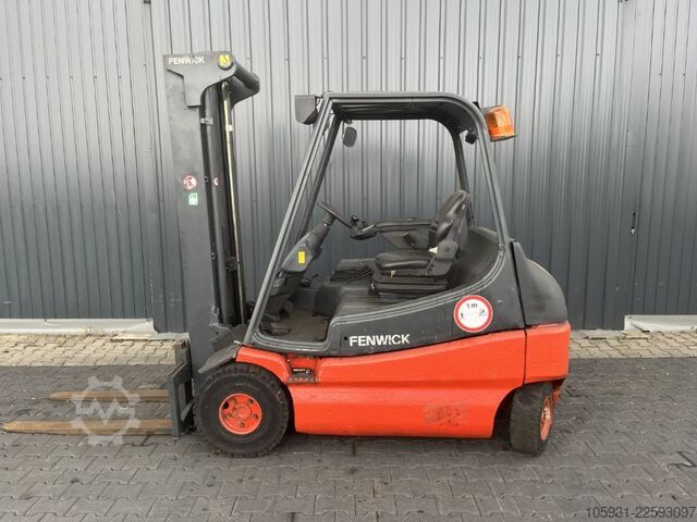 Elektro 4 Rad-Stapler Linde E25-02
