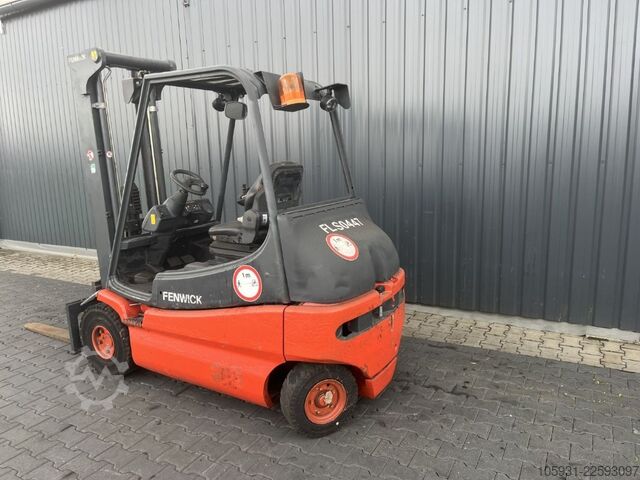 Elektro 4 Rad-Stapler Linde E25-02