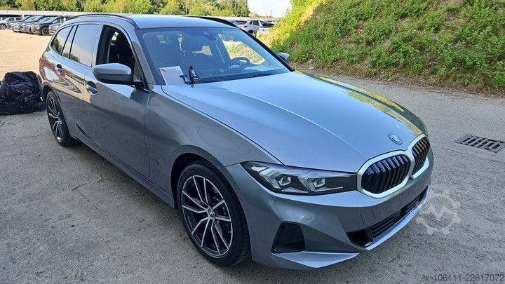 Kleinbus BMW 330 e Touring AHK Abstand Tempomat Keyless