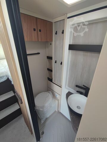 Teilintegriertes Wohnmobil BÜRSTNER Signature SFT 7.1