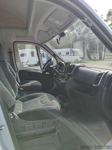 Teilintegriertes Wohnmobil BÜRSTNER Signature SFT 7.1