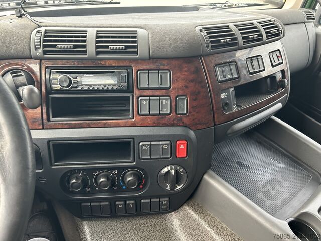 Standard tractor DAF CF 330 FT Sleeper Cab / 645 dkm / NL Truck