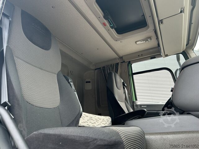 Standard tractor DAF CF 330 FT Sleeper Cab / 645 dkm / NL Truck