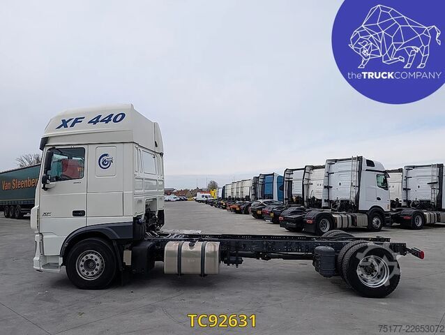 Chassis with cab DAF XF 450