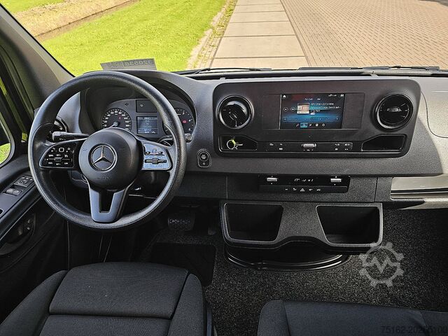 High-roof van MERCEDES-BENZ SPRINTER 315 L2H2 Automaat Mbux!
