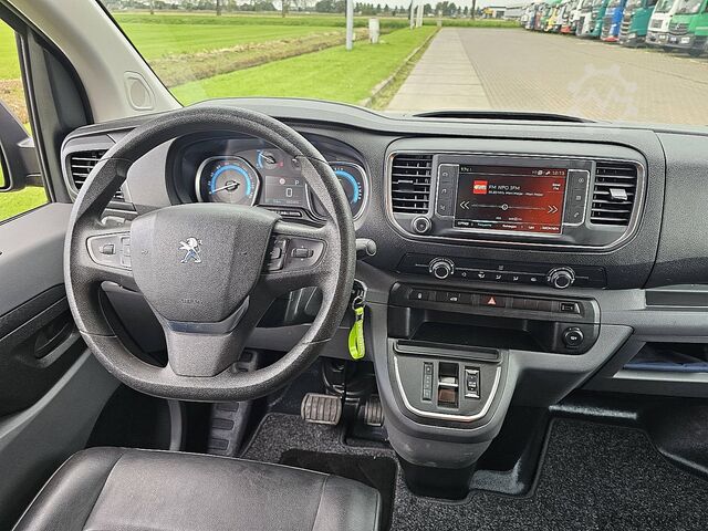 High-roof van PEUGEOT E-EXPERT L2 50kWh Trekhaak!