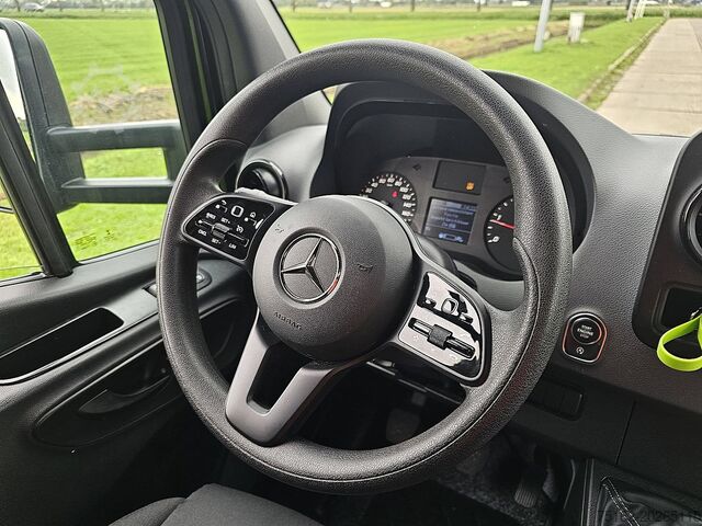 Suitcase MERCEDES-BENZ SPRINTER 316 Bakwagen Laadklep!