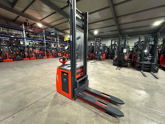 Hochhubwagen Linde L14 [ID: 329]