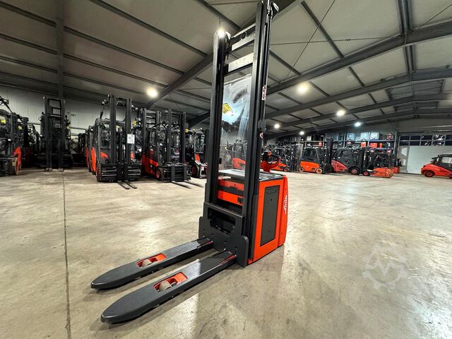 Hochhubwagen Linde L14 [ID: 329]