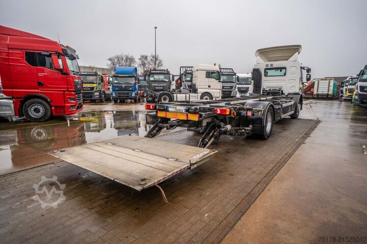 BDF-System RENAULT D19 320 DXI + DHOLLANDIA