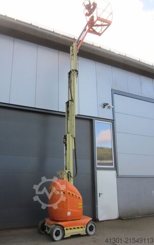 Senkrechtmastbühne mit Ausleger JLG T10E Toucan