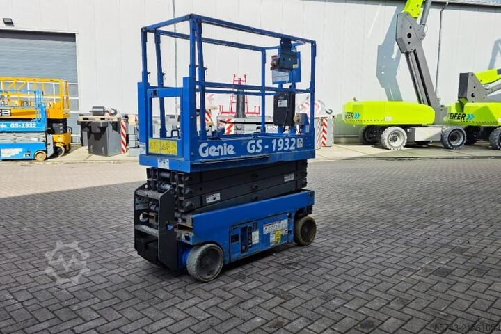 Scherenhebebühne Genie GS1932 Electric, Working Height 7.8 m, 227kg Capac