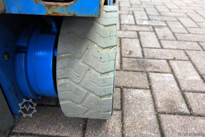 Scherenhebebühne Genie GS1932 Electric, Working Height 7.8 m, 227kg Capac