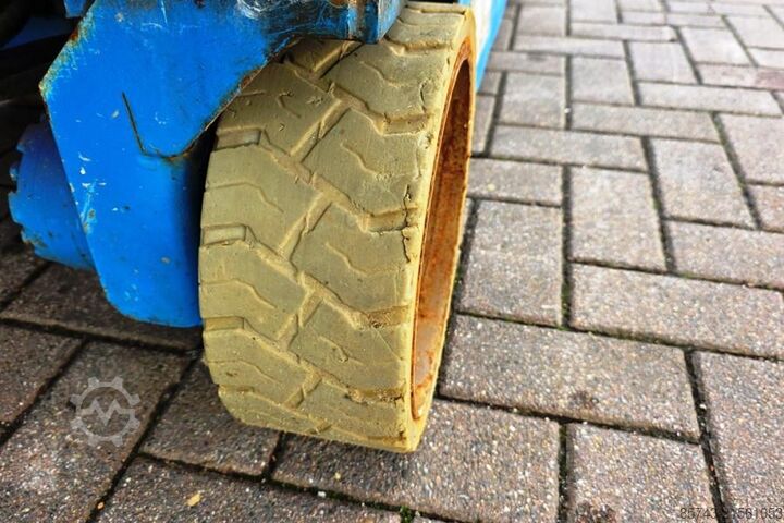 Scherenhebebühne Genie GS1932 Electric, Working Height 7.8 m, 227kg Capac