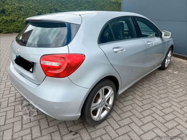 Van MERCEDES-BENZ A 180 Urban Pano/Auto/Navi/PDC