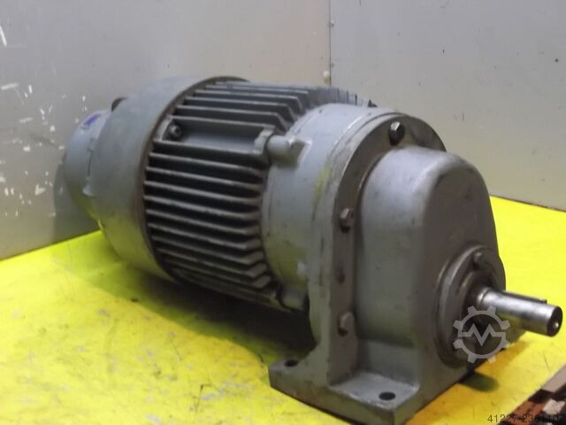 Gear motor 2.2 kW 490 rpm Bauer D142E/146k