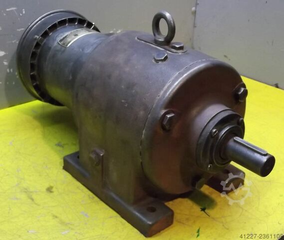 Gear motor 0.37/0.48 kW 31/62 rpm SEW-EURODRIVE R6eD374-2