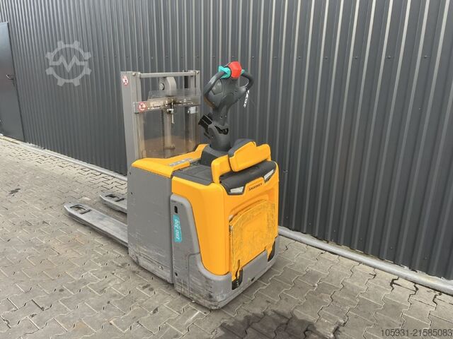 Fahrerstandstapler Jungheinrich ERD220