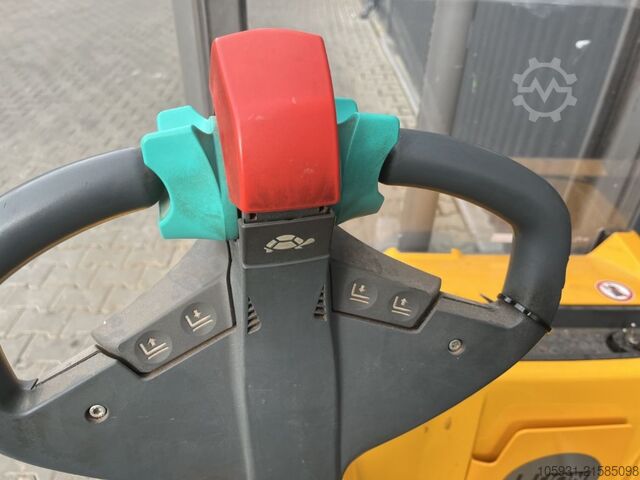 Deichselstapler Jungheinrich EJC112