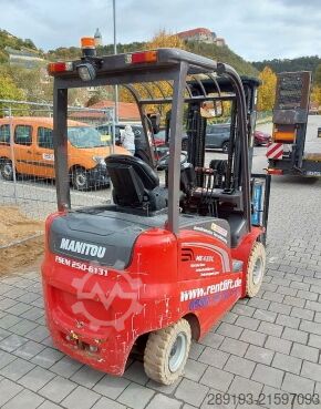 Geländestapler Manitou ME 425 C 2,5 t Elektro