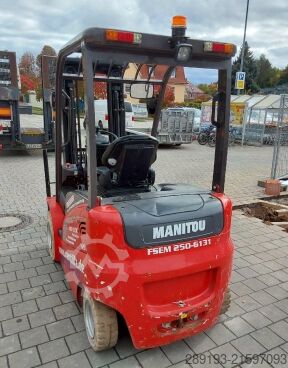 Geländestapler Manitou ME 425 C 2,5 t Elektro