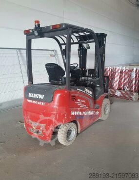 GelÀndestapler Manitou ME 425 C 2,5 t Elektro