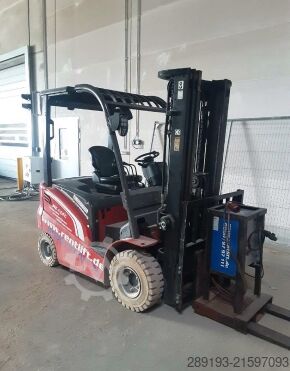 GelÀndestapler Manitou ME 425 C 2,5 t Elektro
