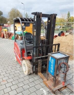 Geländestapler Manitou ME 425 C 2,5 t Elektro
