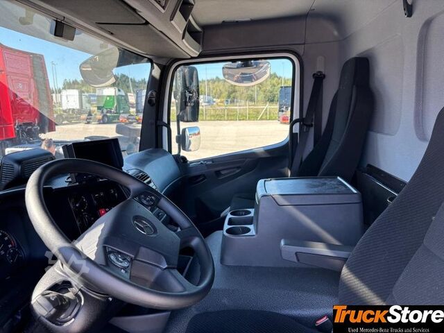 LKW mit Pritsche & Plane  Atego 1224 L