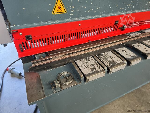 Hydraulic guillotine shear Durma SBF 3006