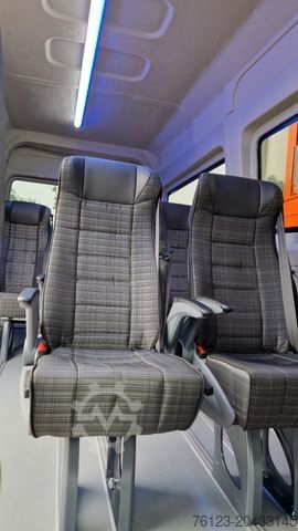 Kleinbus VOLKSWAGEN MAN TGE 9 Sitzer VW Crafter Schlafsessel