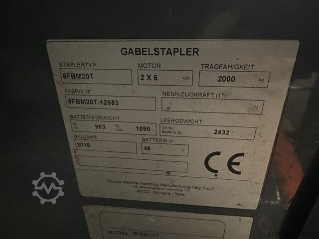 Electric 4-wheel forklift Toyota 8FBM20T - SEITENSCHIEBER - KLAMMER