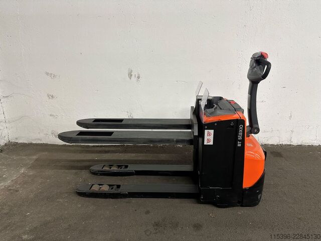 High Lift stacker Toyota SWE 080 L - nur 6 Stunden !!!