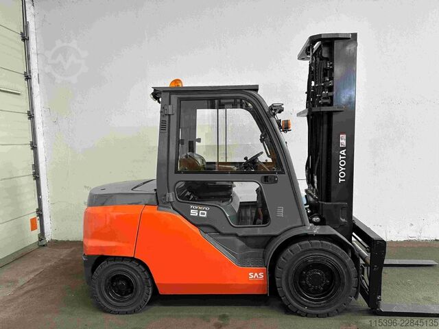 Diesel Forklift Toyota 40-8FD50N - TRIPLEX 5,5 m