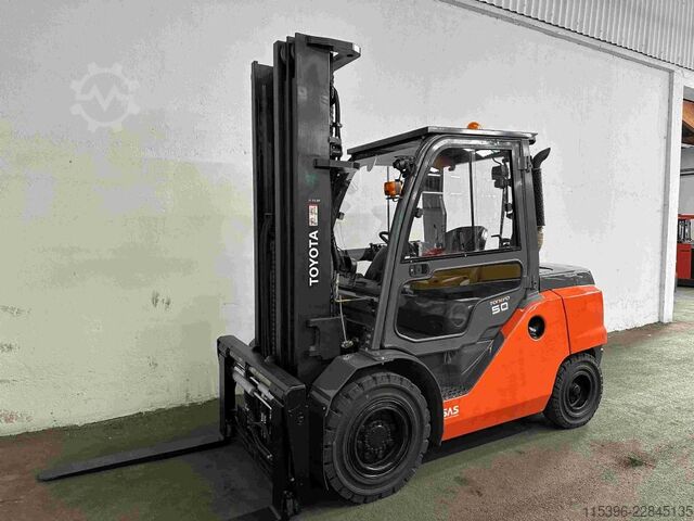 Diesel Forklift Toyota 40-8FD50N - TRIPLEX 5,5 m
