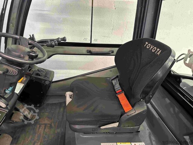 LPG Forklifts Toyota 02-8FGF30