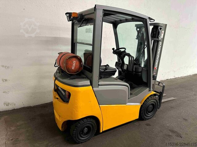 LPG Forklifts Jungheinrich TFG 316 - TRIPLEX 4,4 m