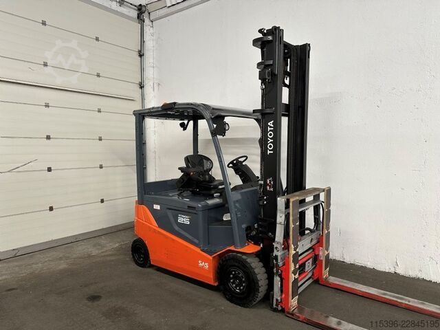 Electric 4-wheel forklift Toyota 8FBMT25