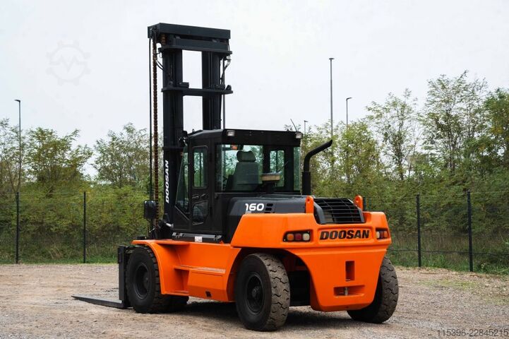 Heavy Forklift - Diesel Doosan D 160 S-5 - nur 4799 Betriebsstunden !!