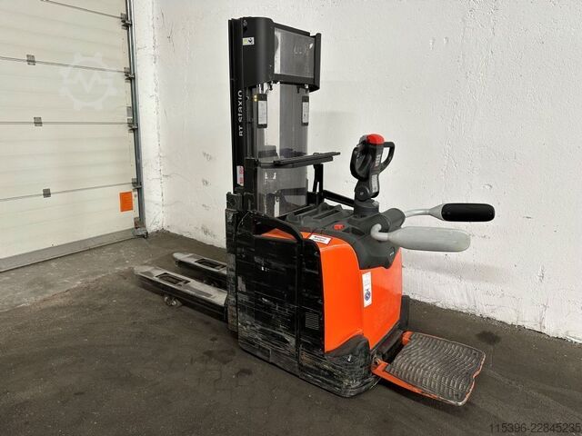 High Lift stacker Toyota SPE 120 L - TRIPLEX 3,7 m